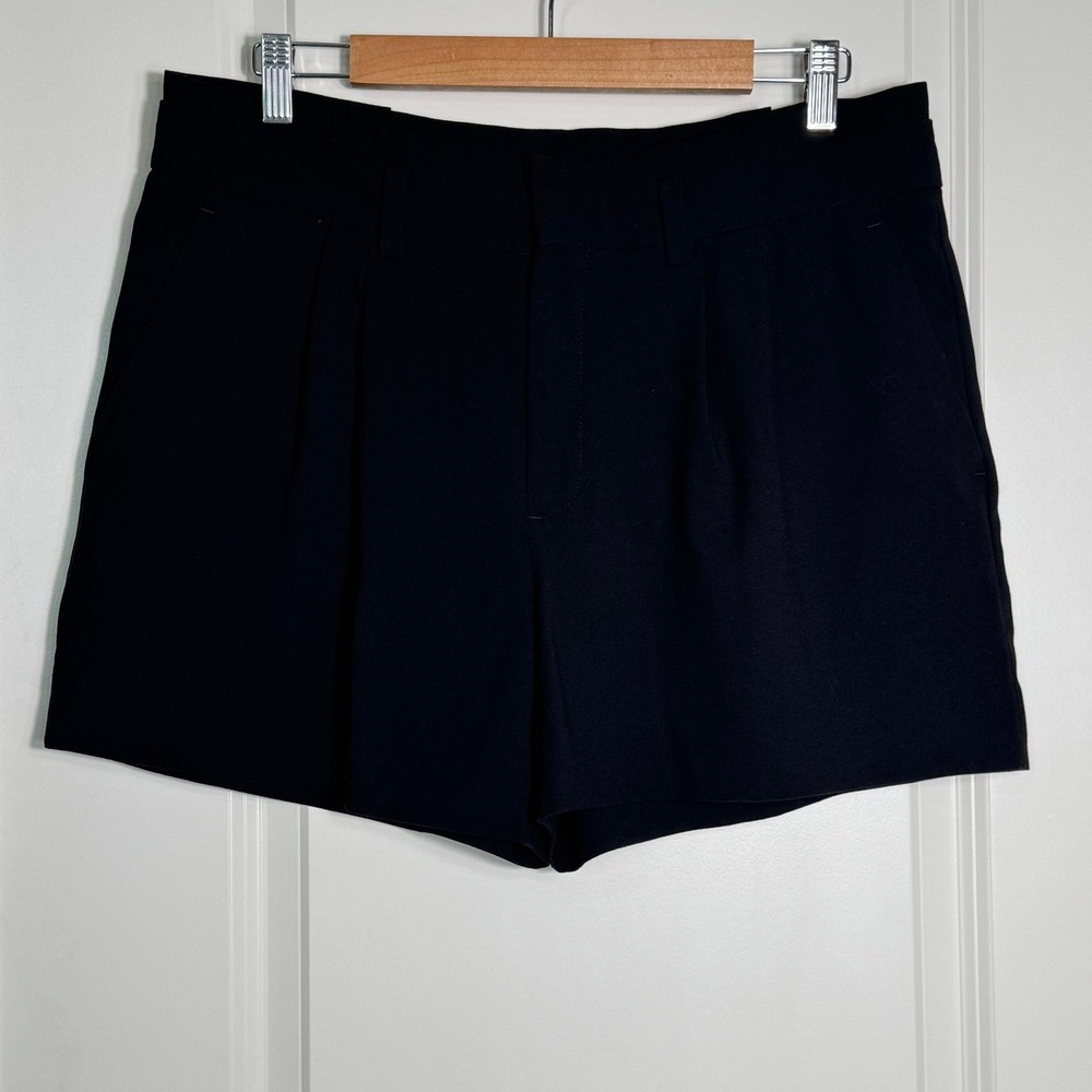 Banana Republic Black 4 Inch Paperbag Waist Shorts Size 12 Pleated